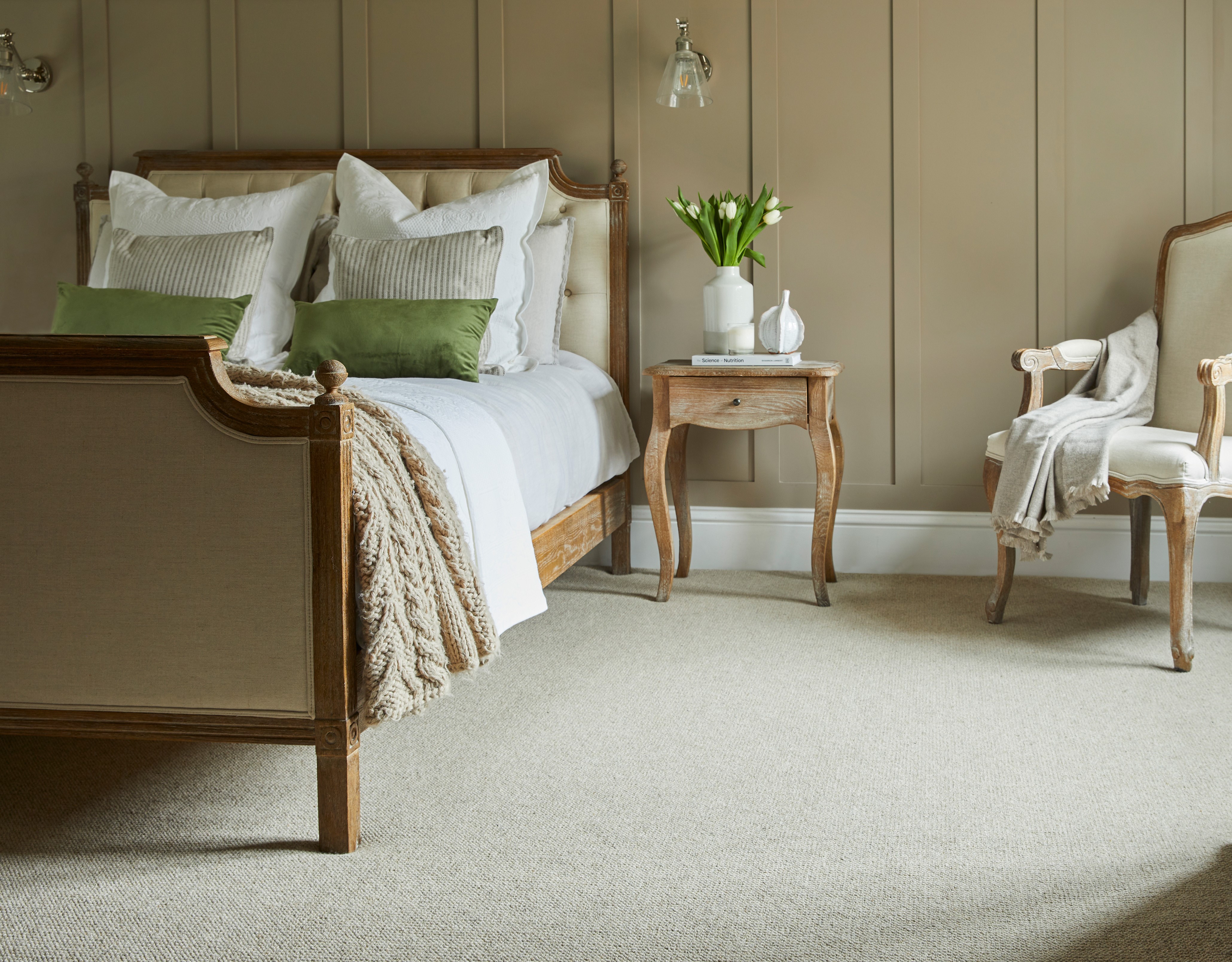 Bedroom with fitted carpet